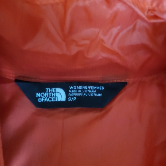 The North Face Women's Trekker Thermoball Jacket - Packable - Picture 6 of 6